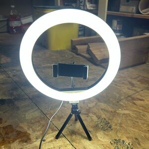 Phone ring light and recording stand with adjustable light tones and brightness